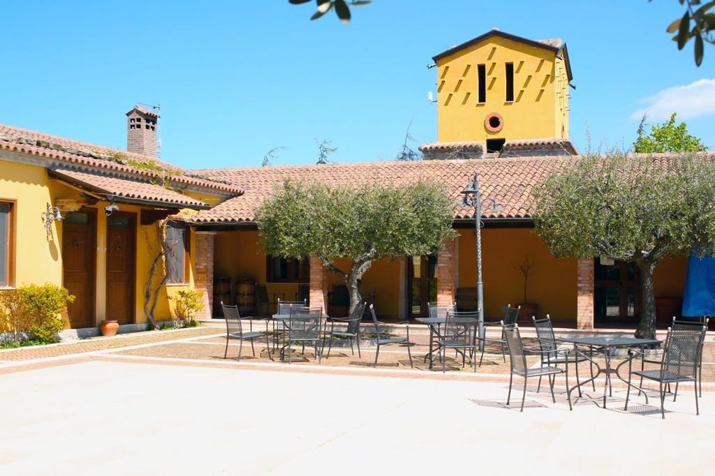 Agriturismo Macchiacupa Hotell Ariano Irpino Exteriör bild
